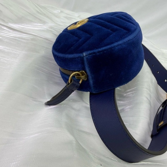 Gucci Navy Velvet Belt Bag with Gold Logo - Picture 4 of 6